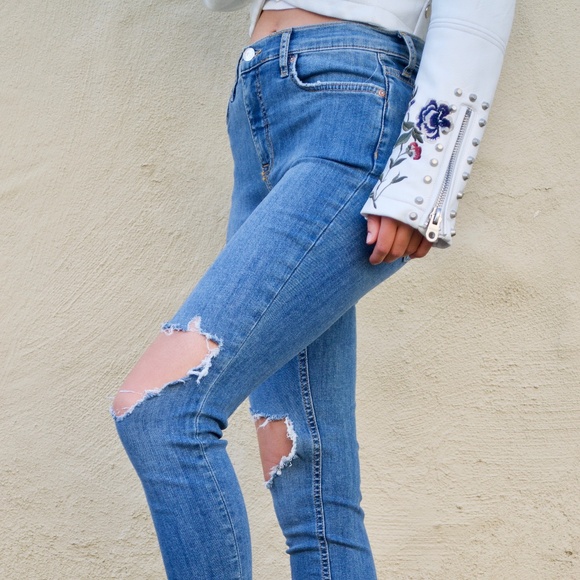 Free People Light Wash Jeans - Picture 2 of 3